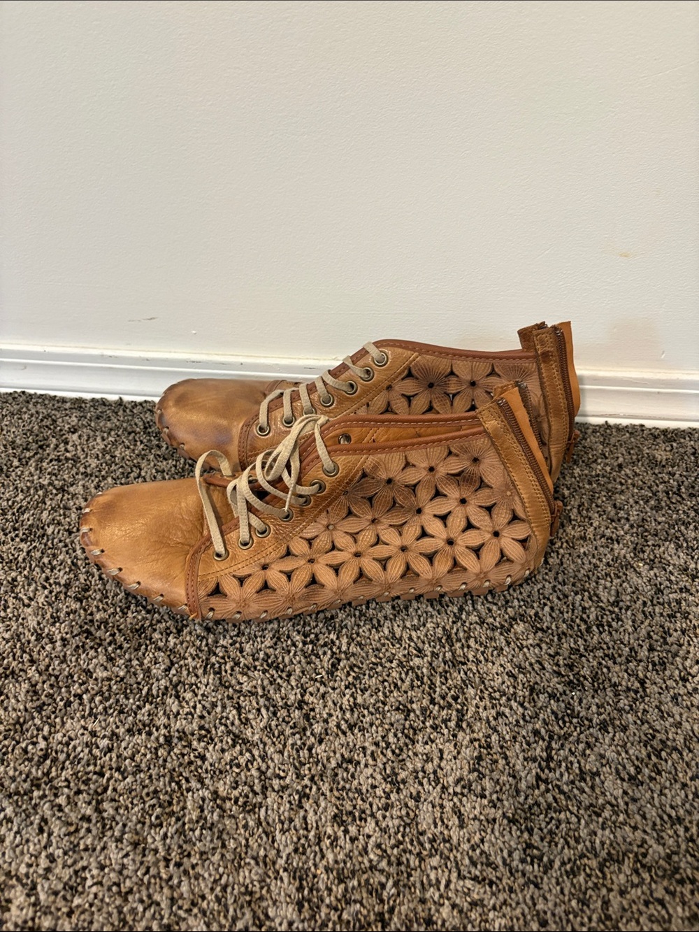 Women’s Tan Leather Lace-Up Cutout Ankle Boots